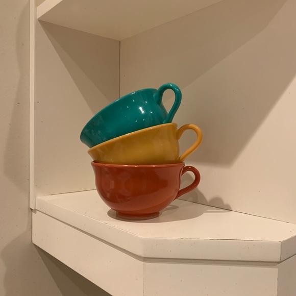 RARE Vintage teacups. Set of 3 in striking colours. $30 - Picture 5 of 8